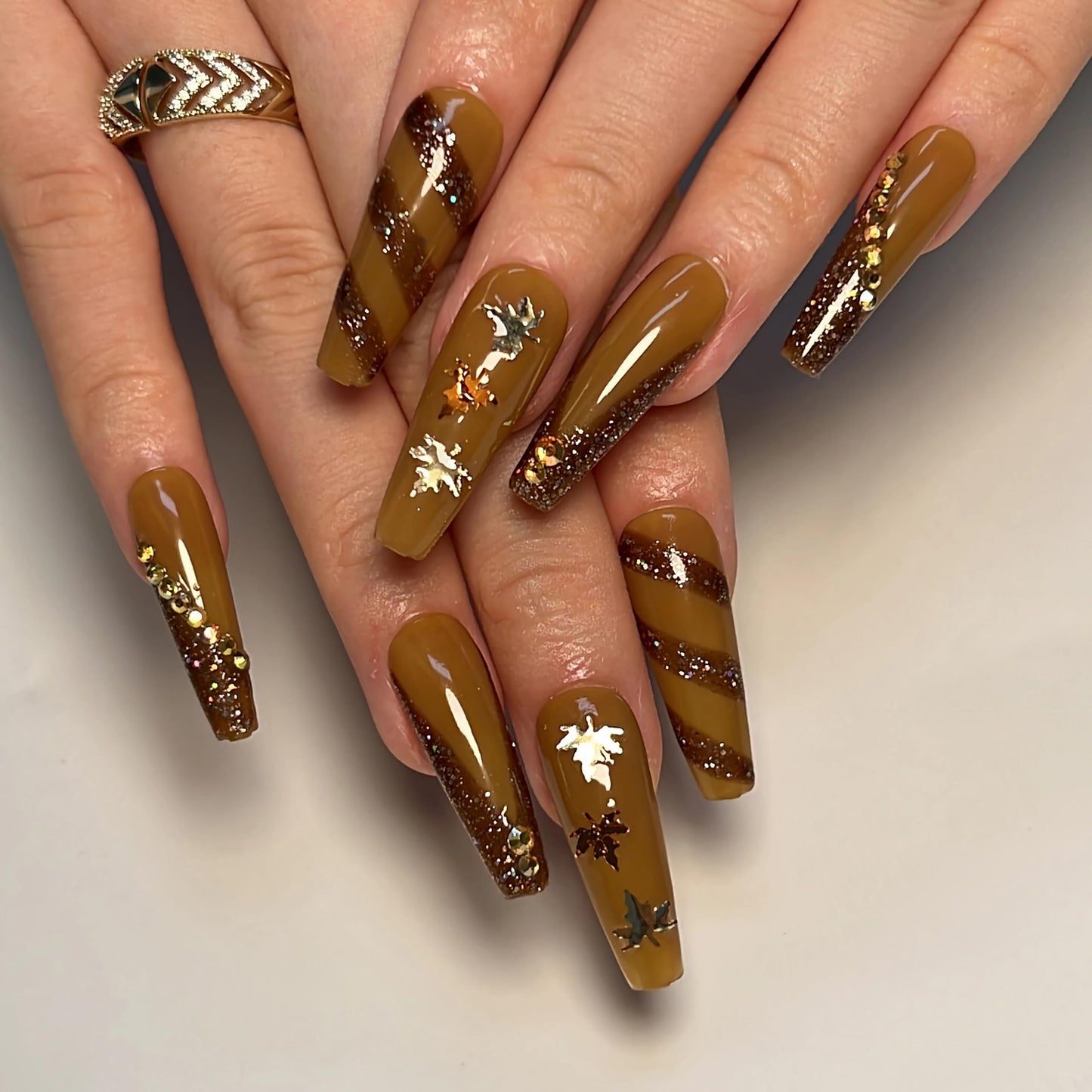 BABALAL Coffin Press on Nails Long Fake Nails White French Glue on Nails Glitter Rhinestone Flower Design Ballerina False Nails 24Pcs Shiny Acrylic Nails for Women and Girls